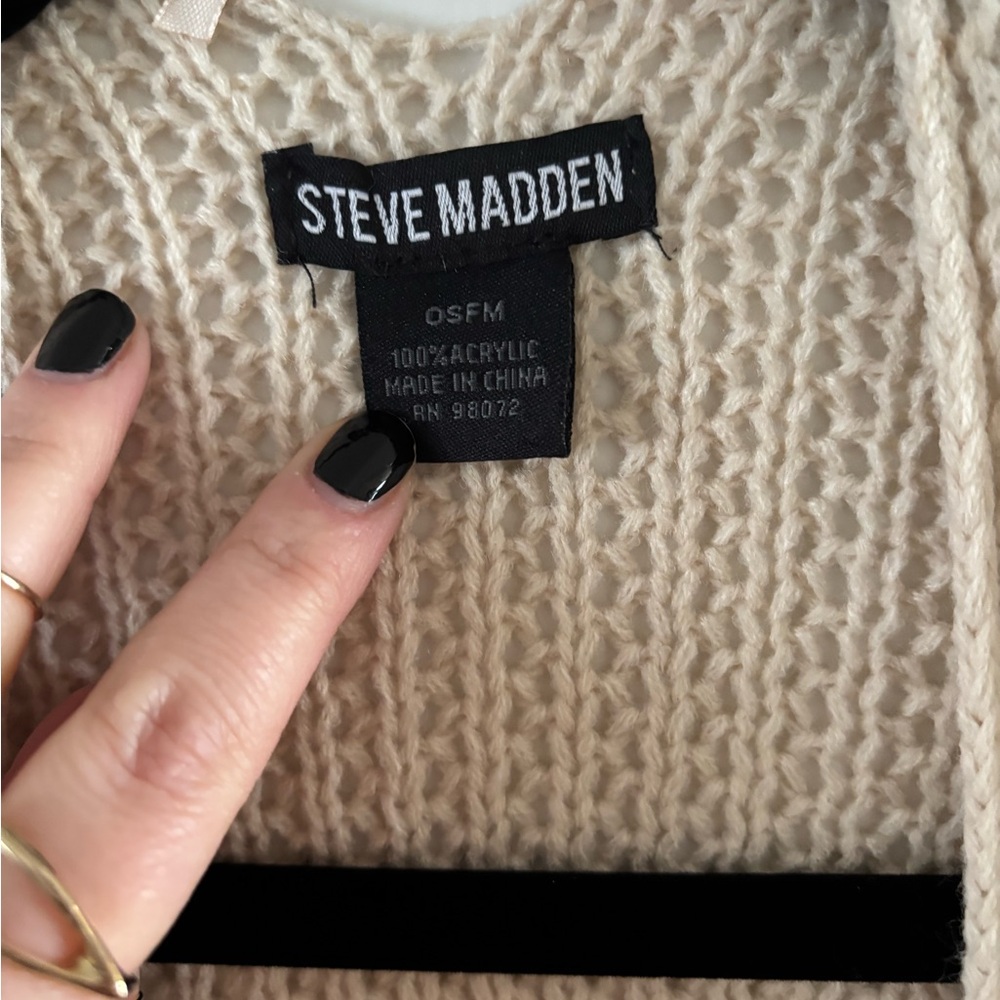 Steve Madden Ruana - Picture 2 of 4